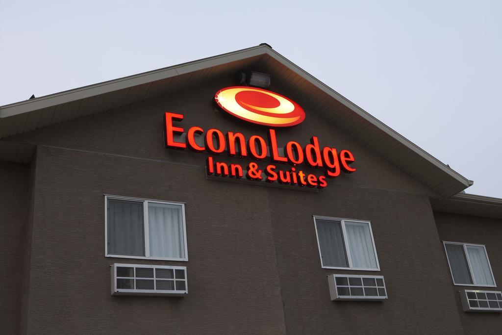 Econo Lodge Inn & Suites Innisfail Exterior photo