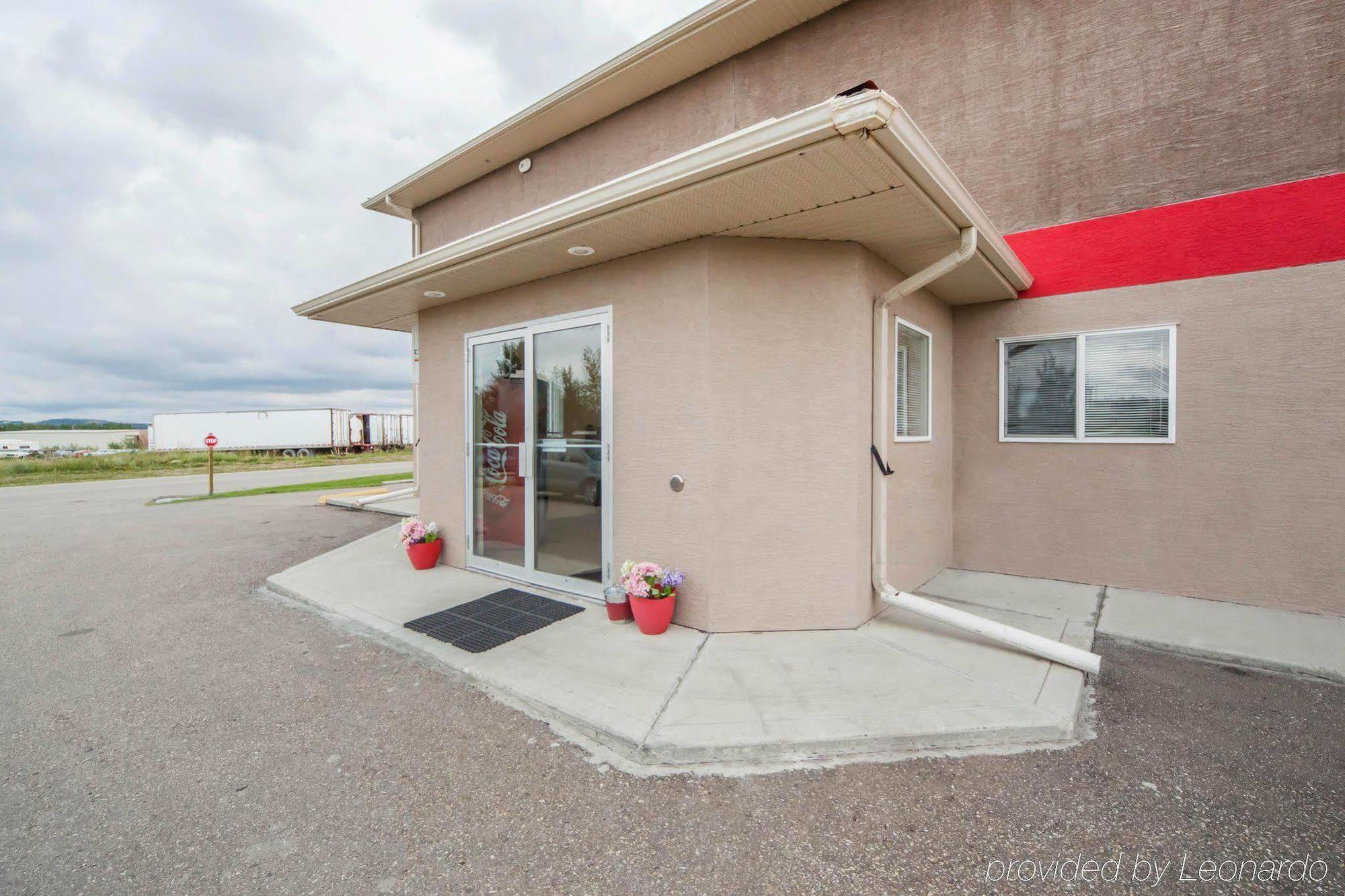 Econo Lodge Inn & Suites Innisfail Exterior photo