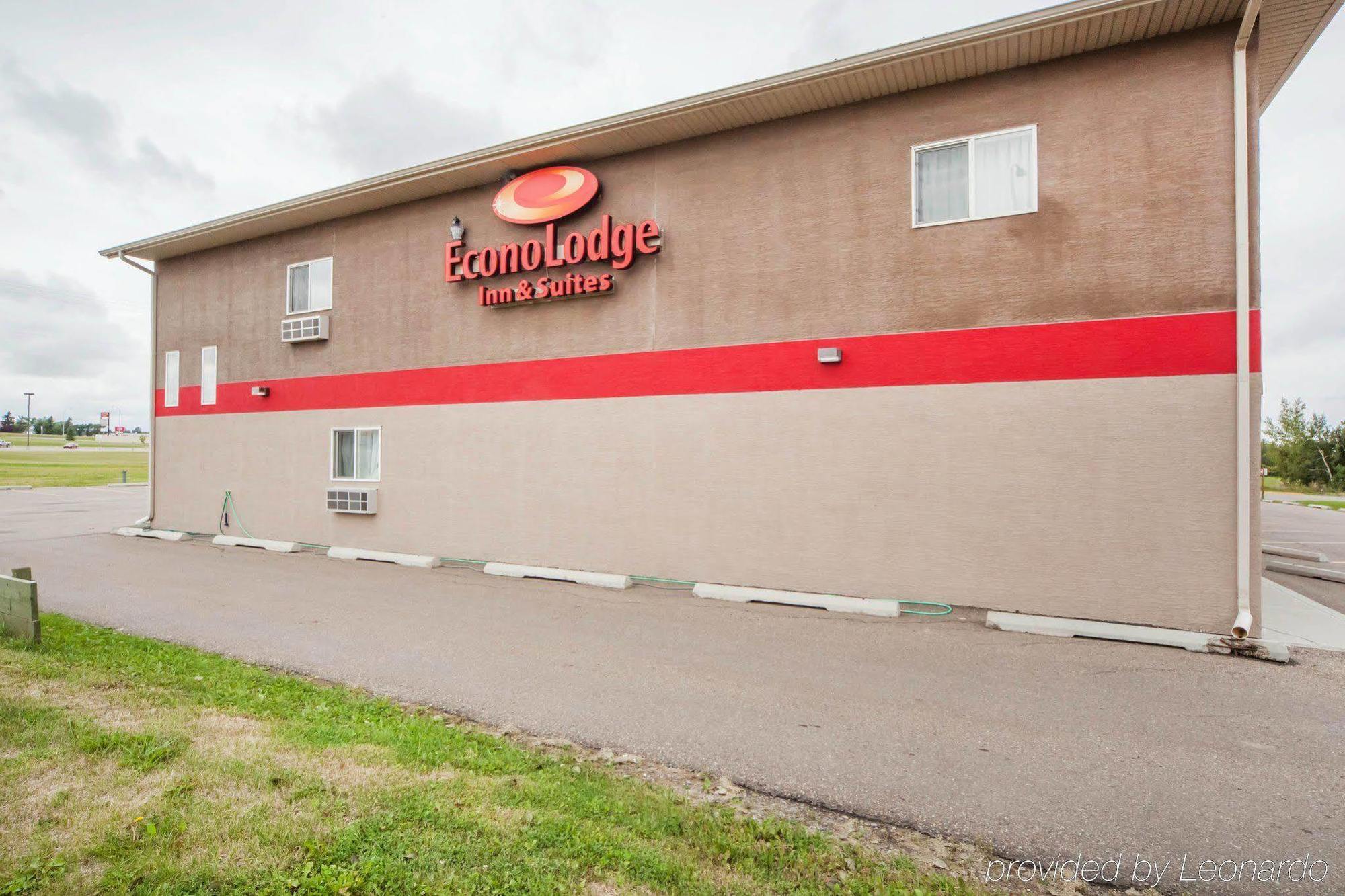 Econo Lodge Inn & Suites Innisfail Exterior photo