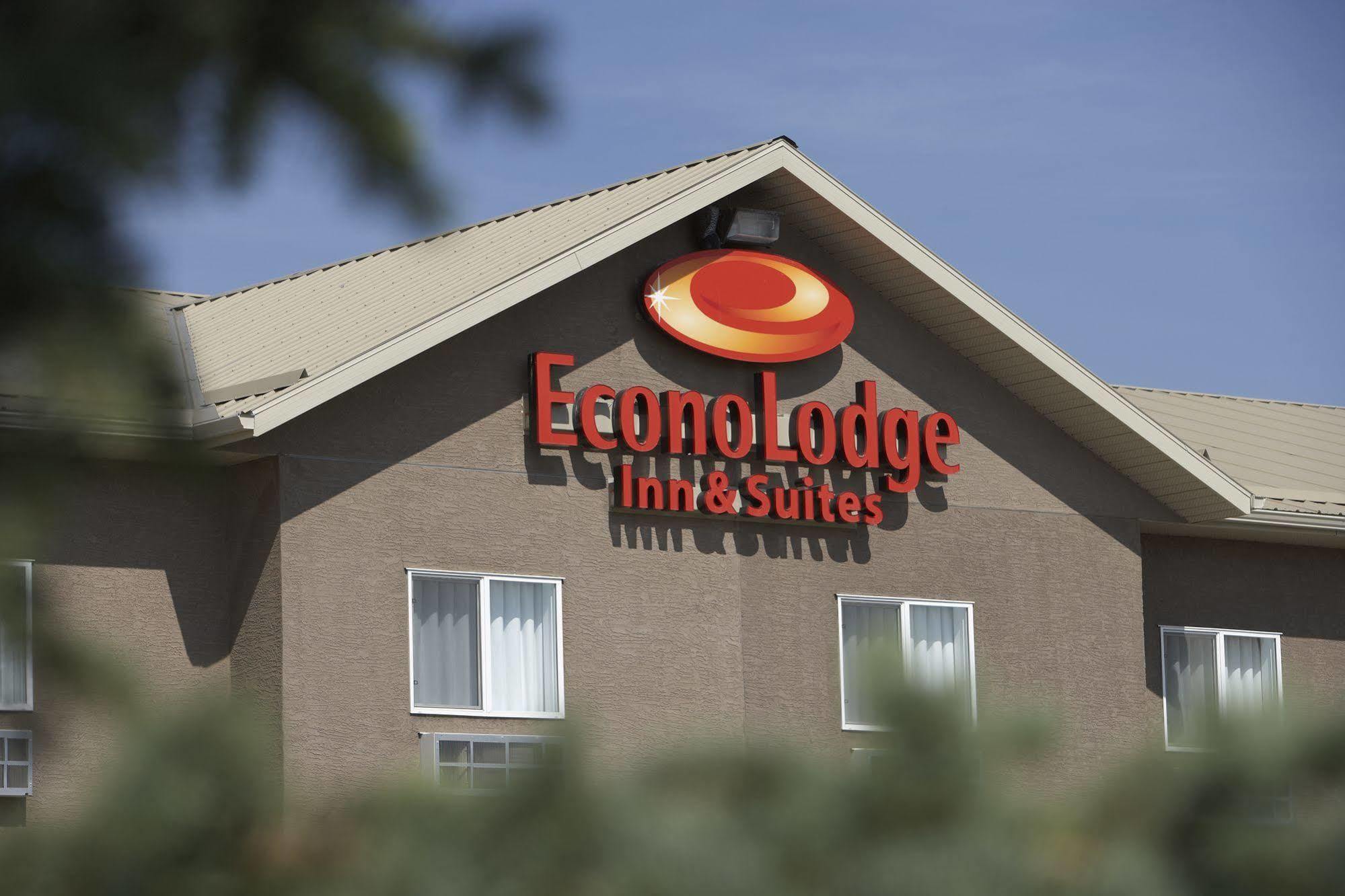 Econo Lodge Inn & Suites Innisfail Exterior photo