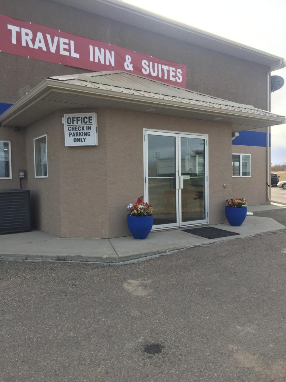 Econo Lodge Inn & Suites Innisfail Exterior photo